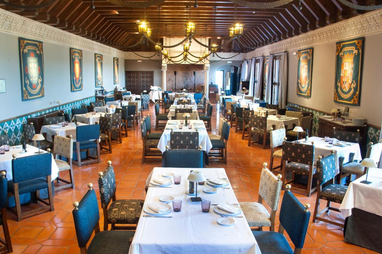 Parador De Alcañiz Buitenkant foto